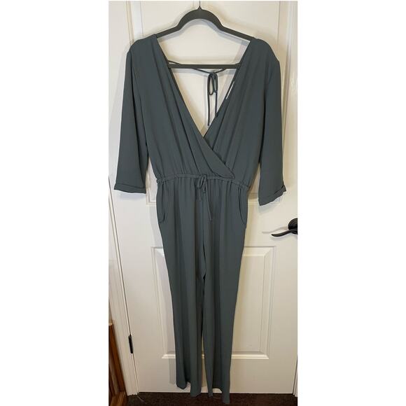 Let Them Eat Cake Womens pant Romper size medium sage green - Picture 1 of 6